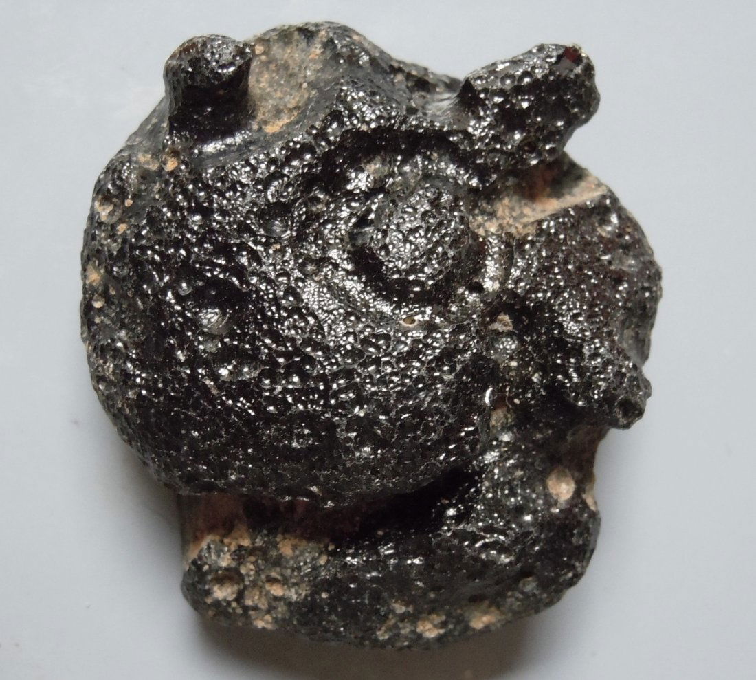 BIG PHILIPPINITE TEKTITE - 25 GRAM: Title: BIG PHILIPPINITE TEKTITE - 25 GRAM Origin: Paracale, Camarines Norte, Luzon, Philippines Size: 4x2.5x1.5 cm / 25 gram big flattened rizalite/philippinite tektite with spiral grooves, pits, nave