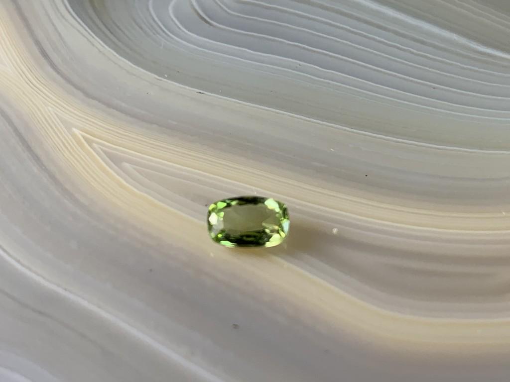 Peridot Oval Natural Loose Gemstone .47 Carats: No Reserve! Title: Peridot Oval Natural Loose Gemstone .47 Carats Size/Dimensions: 5mmx3mm Shipping: Domestic: Flat-rate of $7.00 to anywhere within the contiguous U.S. International: Foreign shipping