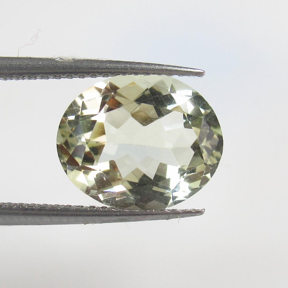 3.83 Ct Natural Beryl Oval Cut: No Reserve! Title: 3.83 Ct Natural Beryl Oval Cut Stone Clarity: VVS Gemstone: Natural Beryl Carat Weight: 3.83 Size/Dimensions: 12.00 x 10.00 x 5.80 mm Additional Information: Good Luster / Top Class