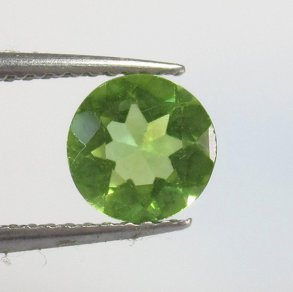 1.30 Ct Natural Peridot Round Cut (1 of 2)