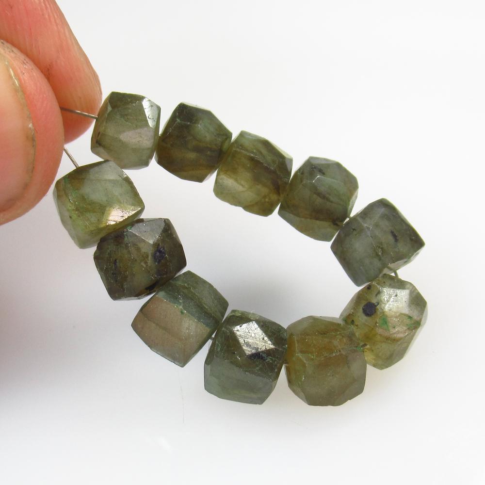 32.23 Ct Natural 11 Labradorite Drilled Square Beads: No Reserve! Title: 32.23 Ct Natural 11 Labradorite Drilled Square Beads Stone Clarity: Semi-Transparent Gemstone: Natural Labradorite Beads Carat Weight: 32.23 Size/Dimensions: 6.0x6.0 - 6.7x6.7 mm /
