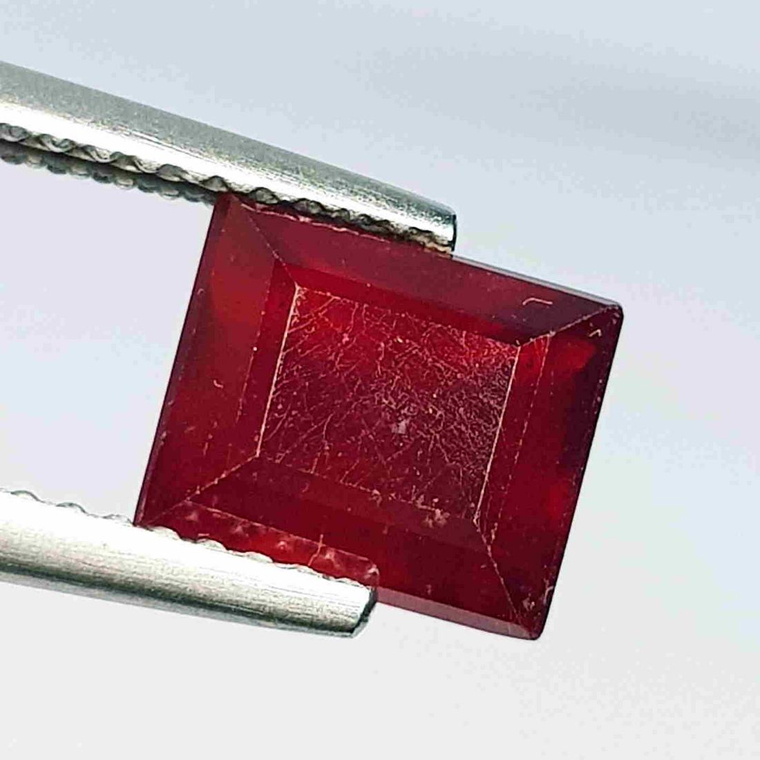 3.35 Ct  Natural Ruby Octagon Cut (1 of 5)