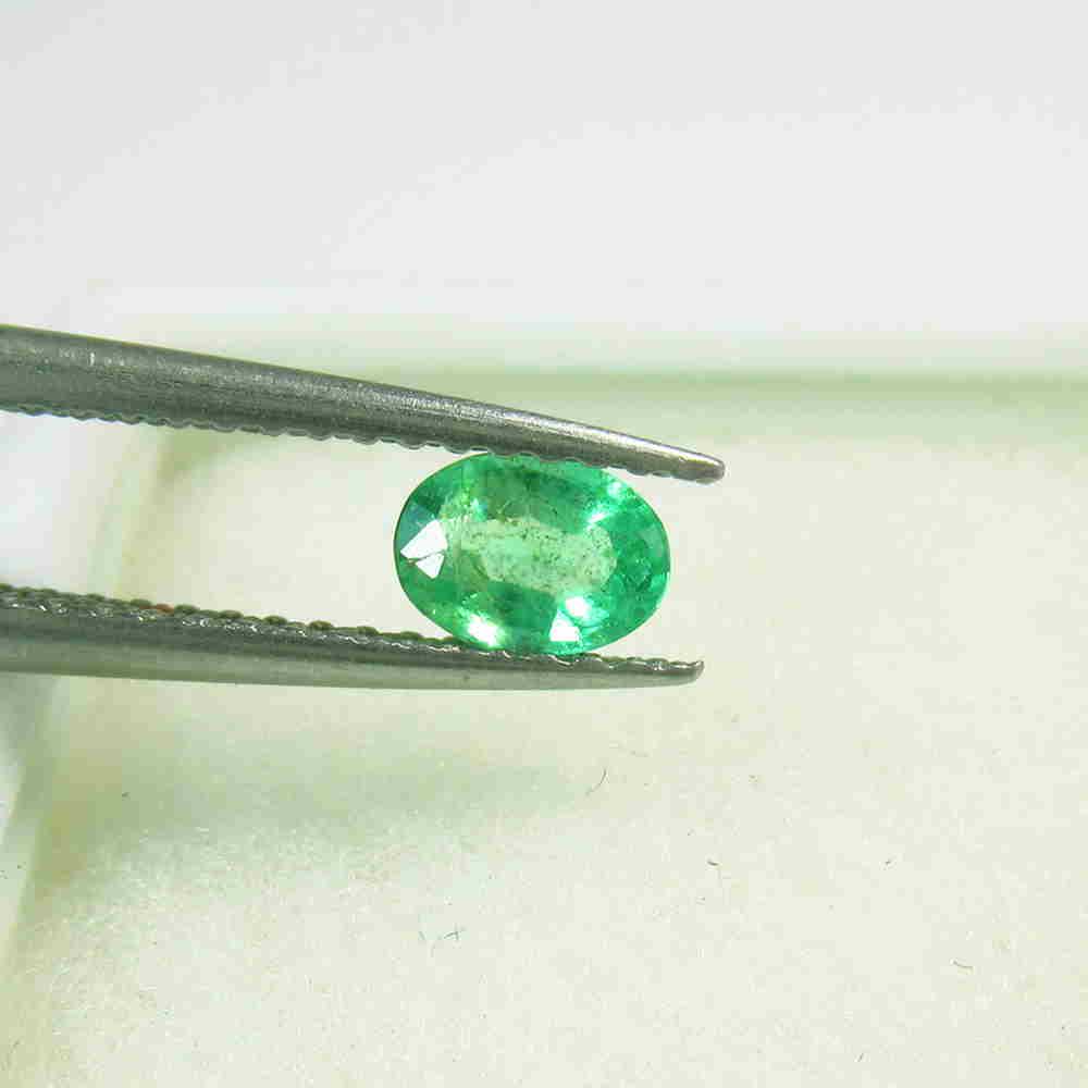 0.30 Cts Natural Emerald (1 of 2)
