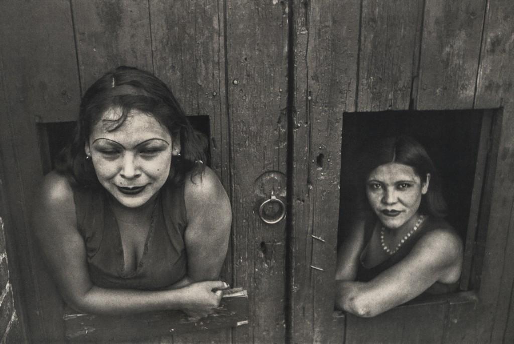 HENRI CARTIER-BRESSON - Calle, Mexico, 1934: Artist: Henri Cartier-Bresson Title: Calle Cuauhtemocztin, Mexico, 1934 Medium: Photo Litho, 1979, USA Dimensions: 10.5x6.85" Description: Heat Wax Mounted on 12x16" Conservation Board Artist Bio: Hen