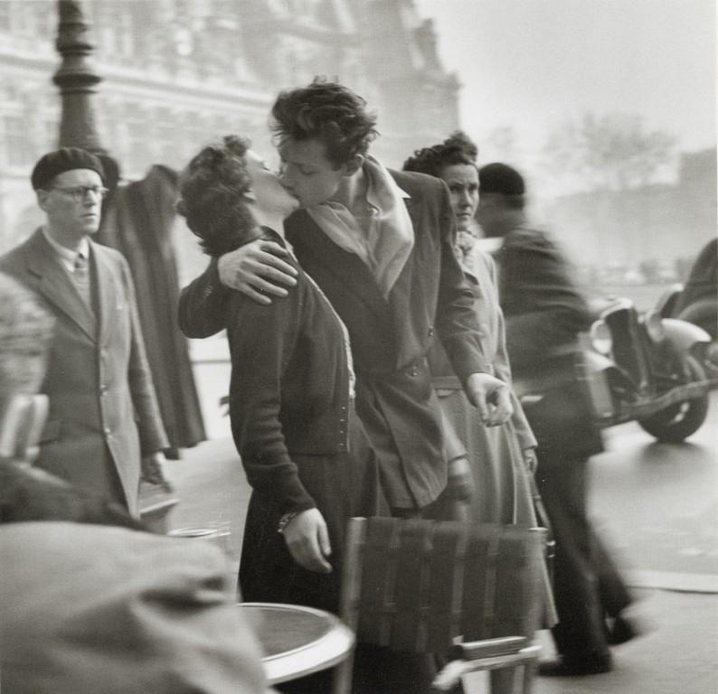 ROBERT DOISNEAU - Le Baiser De L'Hotel De Ville, 1950 (1 of 1)