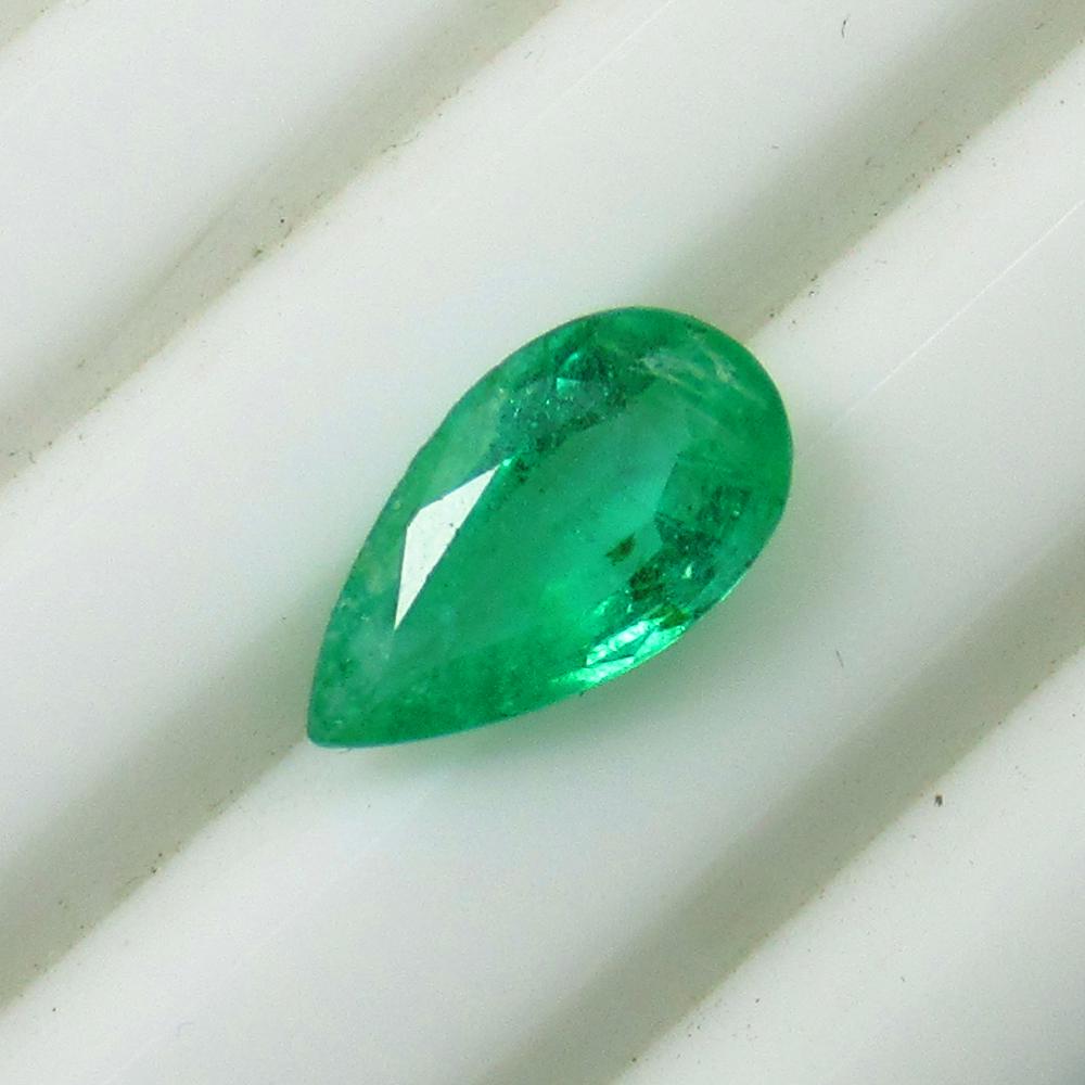 2.07 Ct Natural Zambian Emerald Pear Cut (1 of 3)