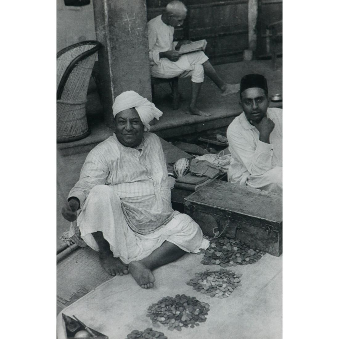 HENRI CARTIER-BRESSON - Money Changer, Jaipur India (1 of 1)
