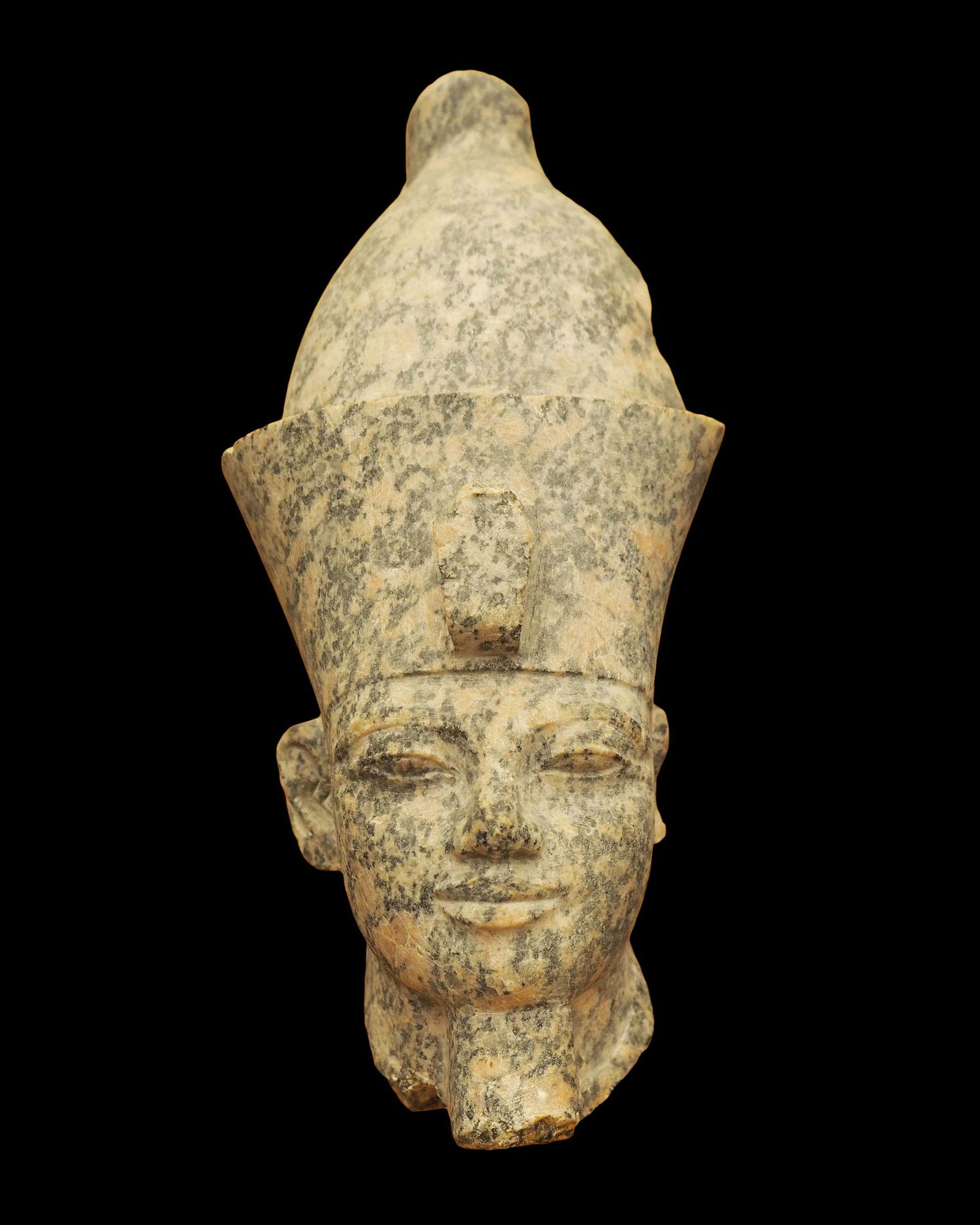 Egyptian granite statue of Amenhotep III: Egyptian granite statue of Amenhotep III. Material: granite Dimensions: H 28 x D 19 cm This piece was made in the first half of the 20th century (and is not ancient). Reserve: $700.00 Shipping: Domest