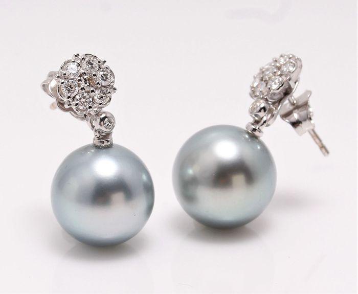 14 kt. White Gold - 12x13mm Round Tahitian Pearls -: Title: 14 kt. White Gold - 12x13mm Round Tahitian Pearls - Earrings - 0.47 ct Description: Exclusive Diamond and Pearl Earrings in 14K White Gold, can be worn in two ways: either as diamond studs with