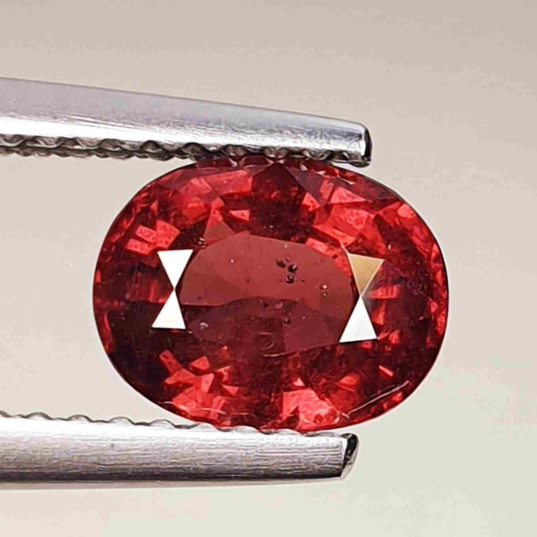 Natural Rhodolite Garnet Oval Cut 1.75 ct: No Reserve! Title: Natural Rhodolite Garnet Oval Cut 1.75 ct Color/Clarity: VVS - VS Gemstones: Gemstones Carat Weights: 1.75 Size/Dimensions: 7.40 x 5.80 x 4.40 Additional Information: Oval - Burma S