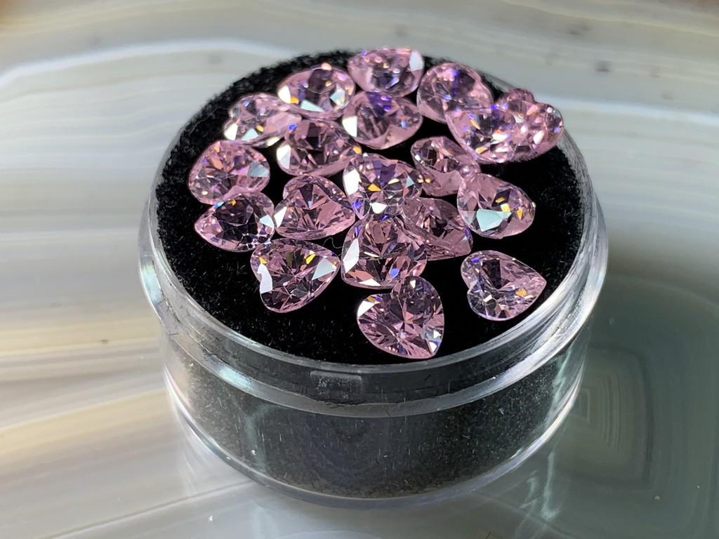Cubic Zircon Heart Shaped Mixed Lot 15.4 Carats Loose: No Reserve! Title: Cubic Zircon Heart Shaped Mixed Lot 15.4 Carats Loose Gemstones Additional Information: Cubic Zircon Heart Shaped Mixed Lot 15.4 Carats Loose Gemstones Shipping: Domestic: Flat-rate