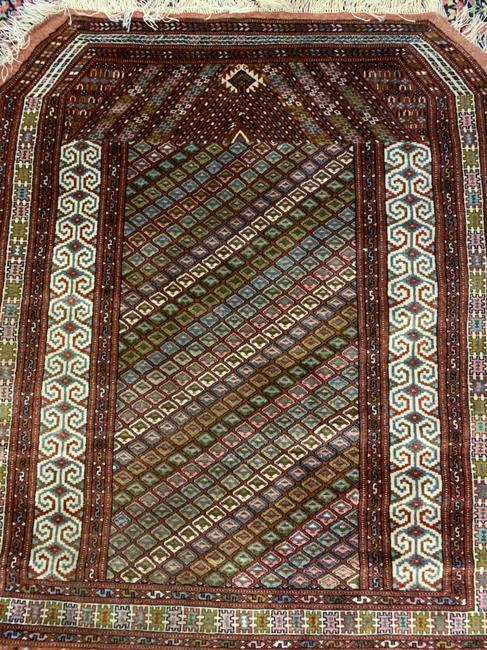 Semi Antique Hand Woven Persian Turkman 3.5x4.3 ft: Title: Semi Antique Hand Woven Persian Turkman 3.5x4.3 ft Origin: 1950 Size: 3.5x4.3 ft Material: Iran Circa:100 % Wool Description: Semi Antique Hand Woven Persian Turkman 3.5x4.3 ft Reserve: $400.00