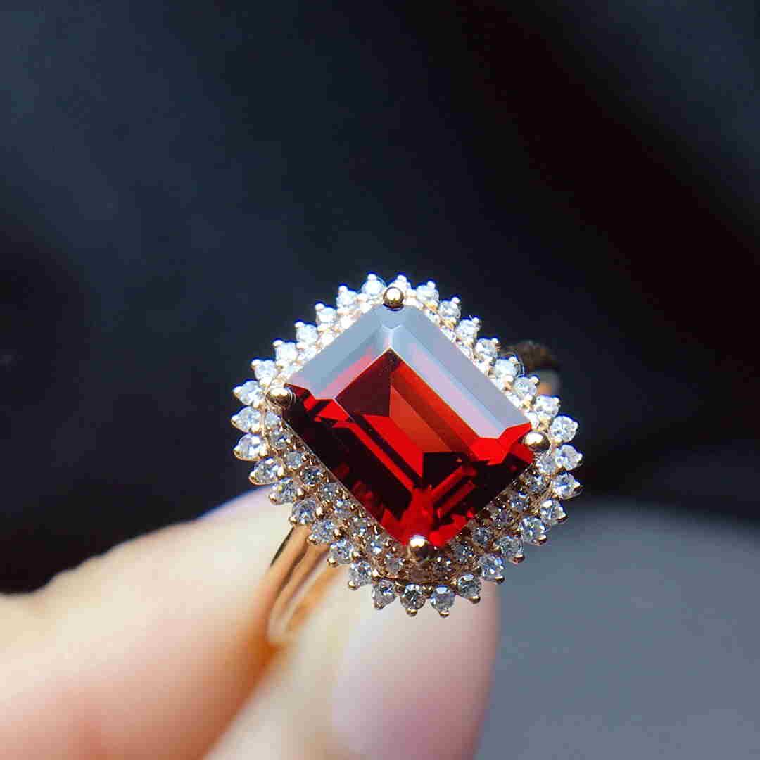 18K Yellow Gold 3.3ct Garnet & diamond Ring (1 of 4)