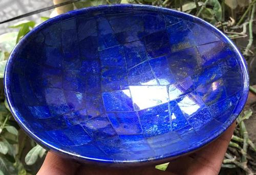 395 Grams Royal Blue Lapis Lazuli Bowl: Title: 395 Grams Royal Blue Lapis Lazuli Bowl Origin: Afghanistan Weight: 395 Grams Size/Dimensions: 157x120x47 MM Description: Natural Reserve: $80.00 Shipping: Domestic: Flat-rate of $40.00 to anywh
