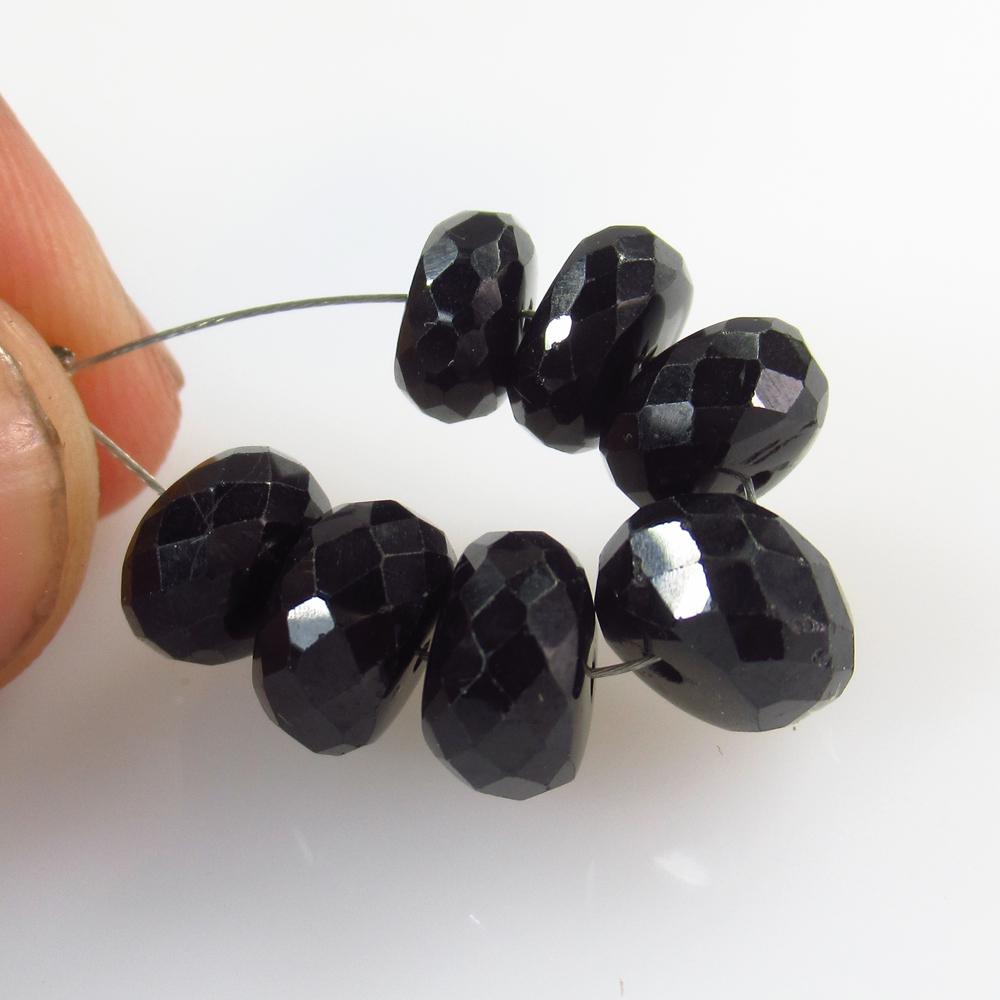 28.97 Ct Natural 7 Drilled Black Onyx Round Beads (1 of 2)