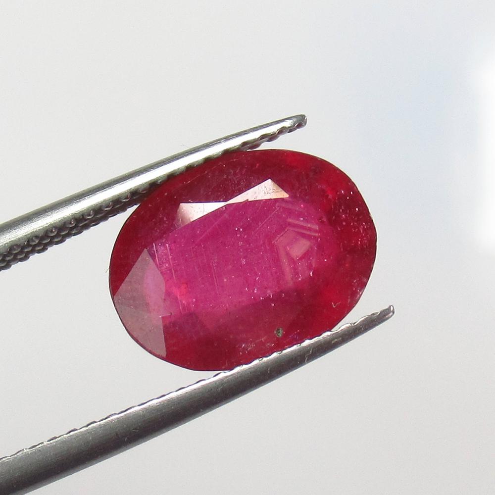 4.65 Ct Natural Mozambique Red Ruby Oval Cut (1 of 2)