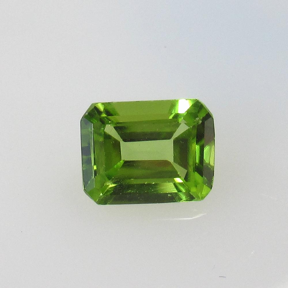 1.66 Ct Natural Pakistan Peridot Octagon Cut: No Reserve! Title: 1.66 Ct Natural Pakistan Peridot Octagon Cut Stone Clarity:VVS Gemstone: Natural Peridot Carat Weight: 1.66 Size/Dimensions: 8.00 x 6.20 x 3.90 mm Additional Information: Top Class 
