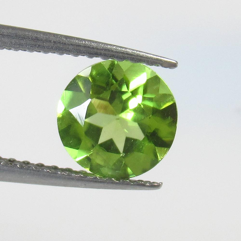 1.21 Ct Natural Peridot Round Cut (1 of 2)