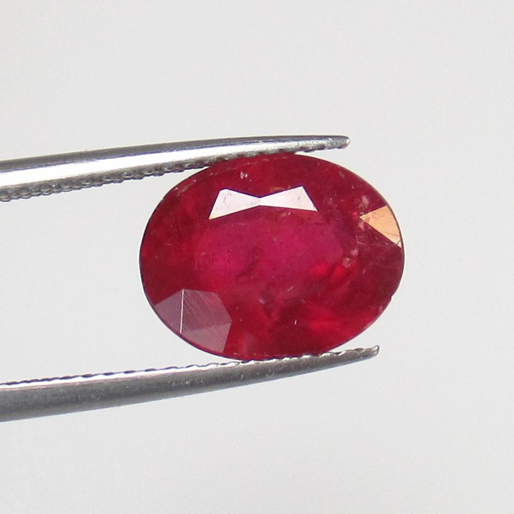 4.15 Ct Natural Mozambique Red Ruby Oval Cut (1 of 2)