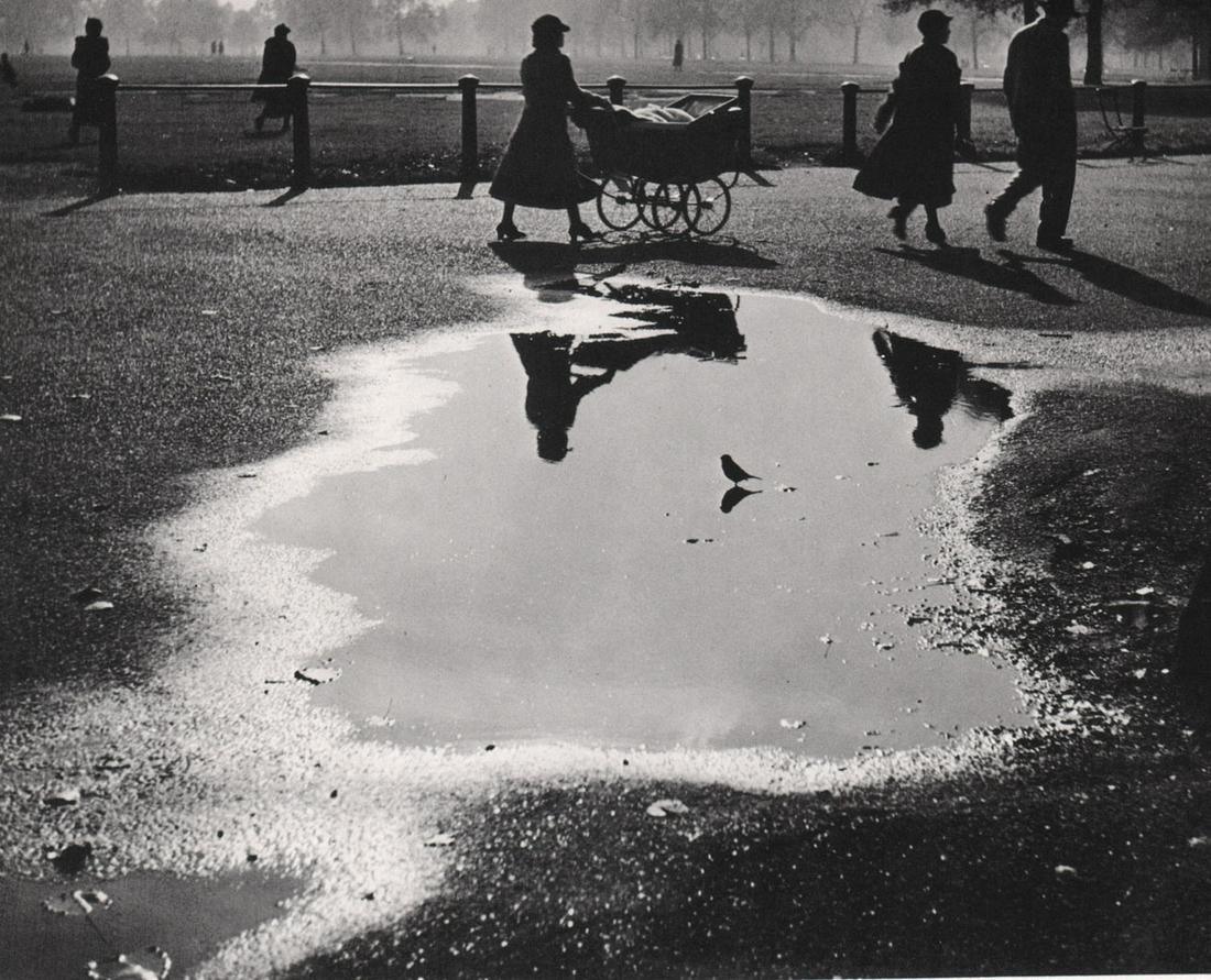 HERBERT LIST - London, 1937: Artist: HERBERT LIST Print Title: London, 1937 Printing Date: 1970’s Medium: Photo-lithograph Printed in: Germany Image Size: approx. 6 x 7.5” Reserve: $25.00 Shipping: Domestic: Flat rate of $15.