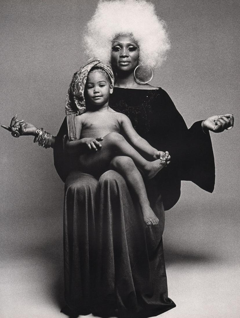 FRANCESCO SCAVULLO - Loretta and child, 1969: Artist: FRANCESCO SCAVULLO Print Title: Loretta and child, 1969 Medium: photolithograph Printed in: the USA, 1980’s Image Size: approx. 12 x 9” Reserve: $25.00 Shipping: Domestic: Flat rate of $15
