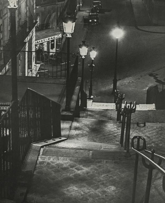 ANDRE KERTESZ - The Daisy Bar, Montmartre, 1930 (1 of 1)