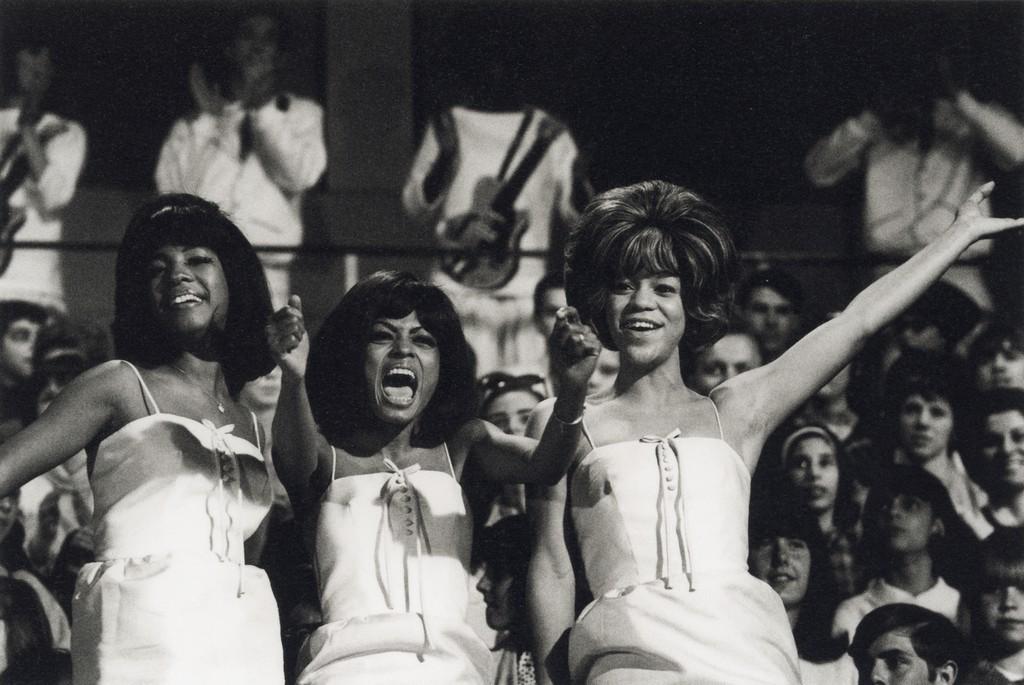 STEVE SCHAPIRO - The Supremes, New York, 1965: Artist: Steve Schapiro Title: The Supremes, New York, 1965 Medium: Photo Litho, 2000, Italy Dimensions: 6.95x4.65" Description: Heat Wax Mounted on 8.5x11" Conservation Board Artist Bio: Steve Schapir