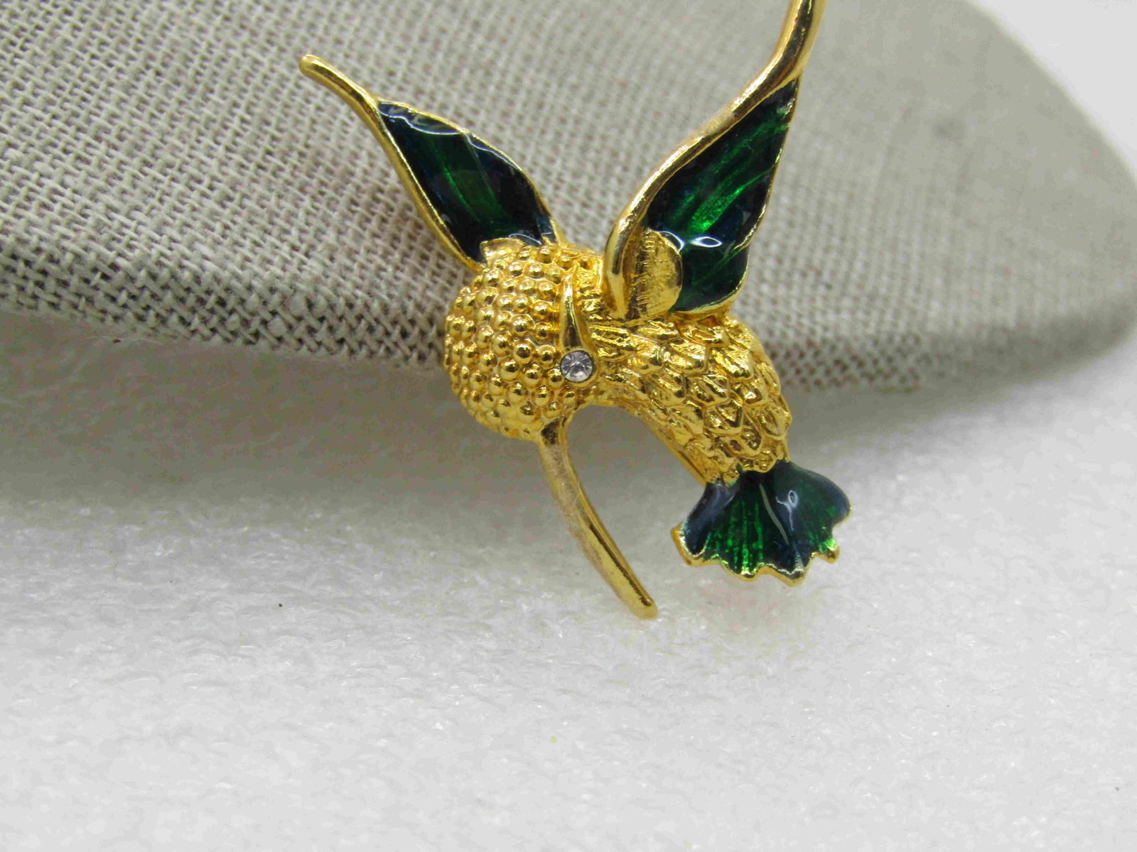 Vintage Enameled Hummingbird Brooch, Gold tone, 1.5" (1 of 5)