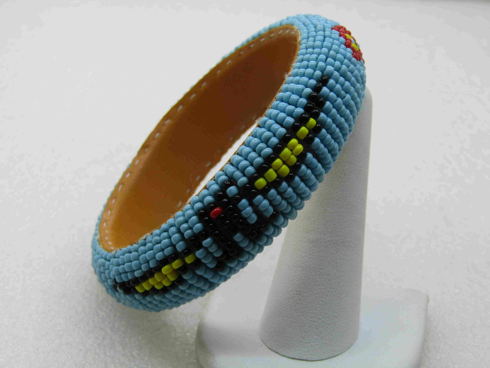 Vintage Southwestern Thunderbird Seed Beaded Bangle (1 of 9)