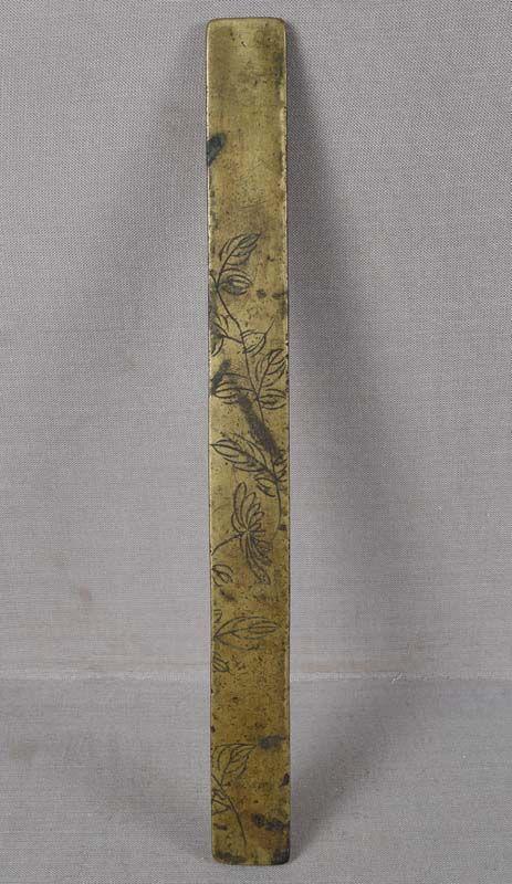 18/19c Chinese bronze SCROLL WEIGHT engraved flowers (1 of 5)