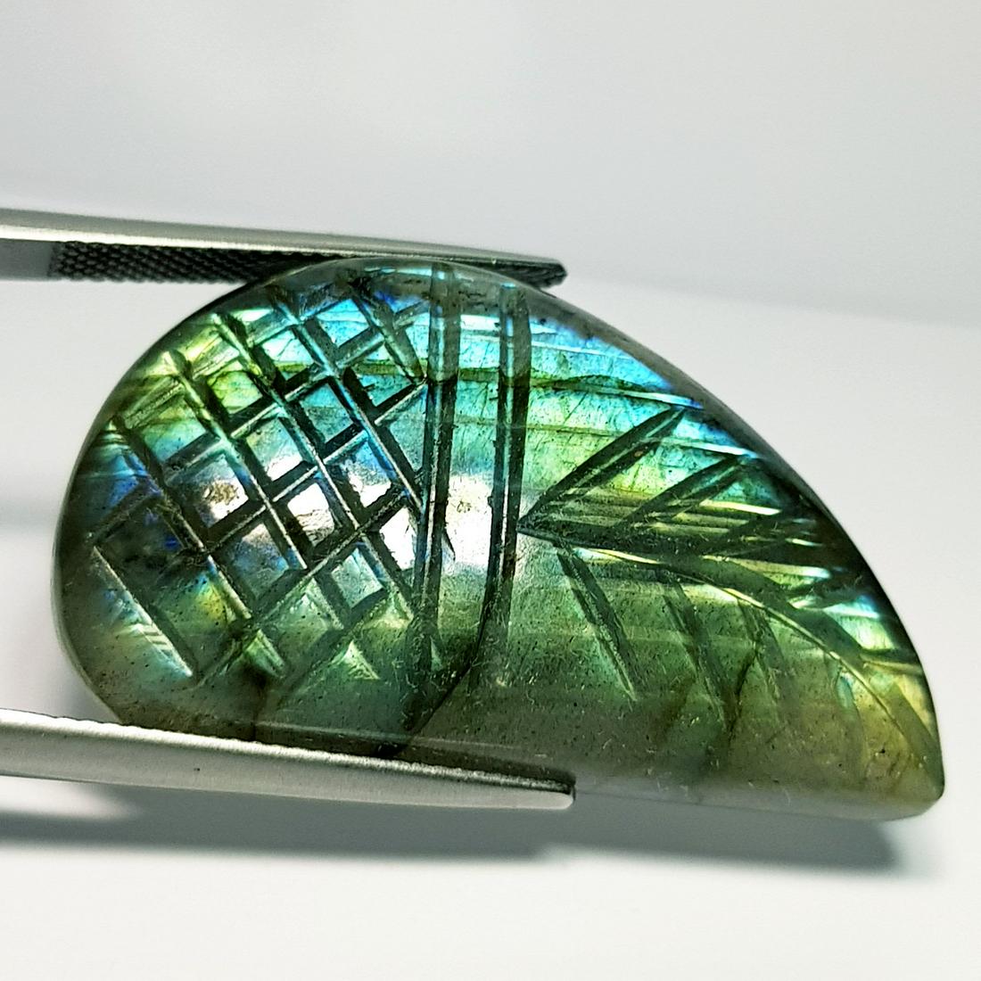 52.57 ct Natural Labradorite Fancy Flower Cabochon: No Reserve! Title: 52.57 ct Natural Labradorite Fancy Flower Cabochon Color/Clarity:IF / VVS Carat Weight: 52.57 Size/Dimensions: 37.85 x 21.35 x 8.00 Additional Information: Fancy / USA Shipping: Do