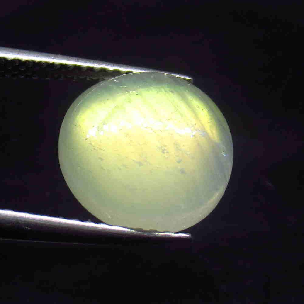 4.26 Ctw Natural Blue Moonstone Round Cab: No Reserve! Title: 4.26 Ctw Natural Blue Moonstone Round Cab Color/Clarity: Semi-Transparent Gemstone:Moonstone Carat Weight: 4.26 Size/Dimensions: 10.90 x 10.70 x 4.50 mm Additional Information: Top