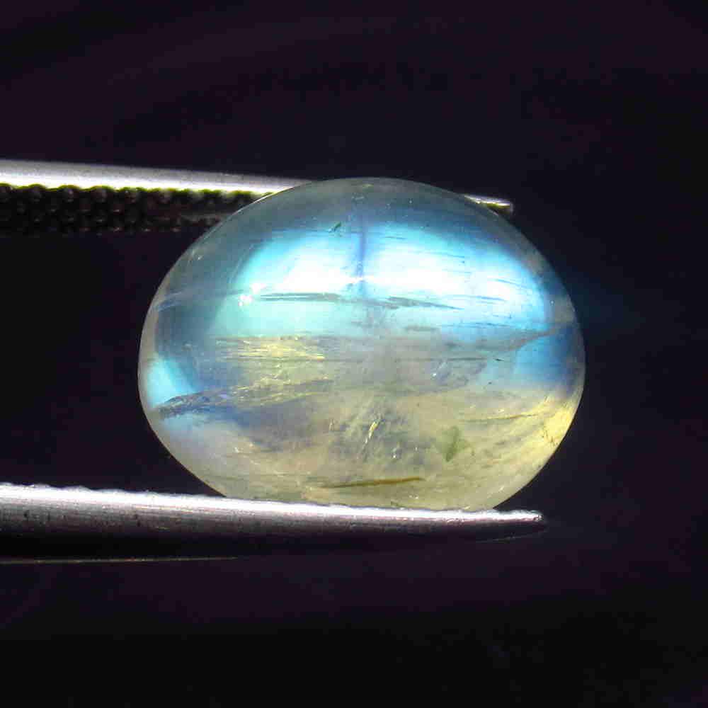 4.62 Ctw Natural Blue Moonstone Oval Cab: No Reserve! Title: 4.62 Ctw Natural Blue Moonstone Oval Cab Color/Clarity: Semi-Transparent Gemstone:Moonstone Carat Weight: 4.62 Size/Dimensions: 11.80 x 9.50 x 5.50 mm Additional Information: Top Qu