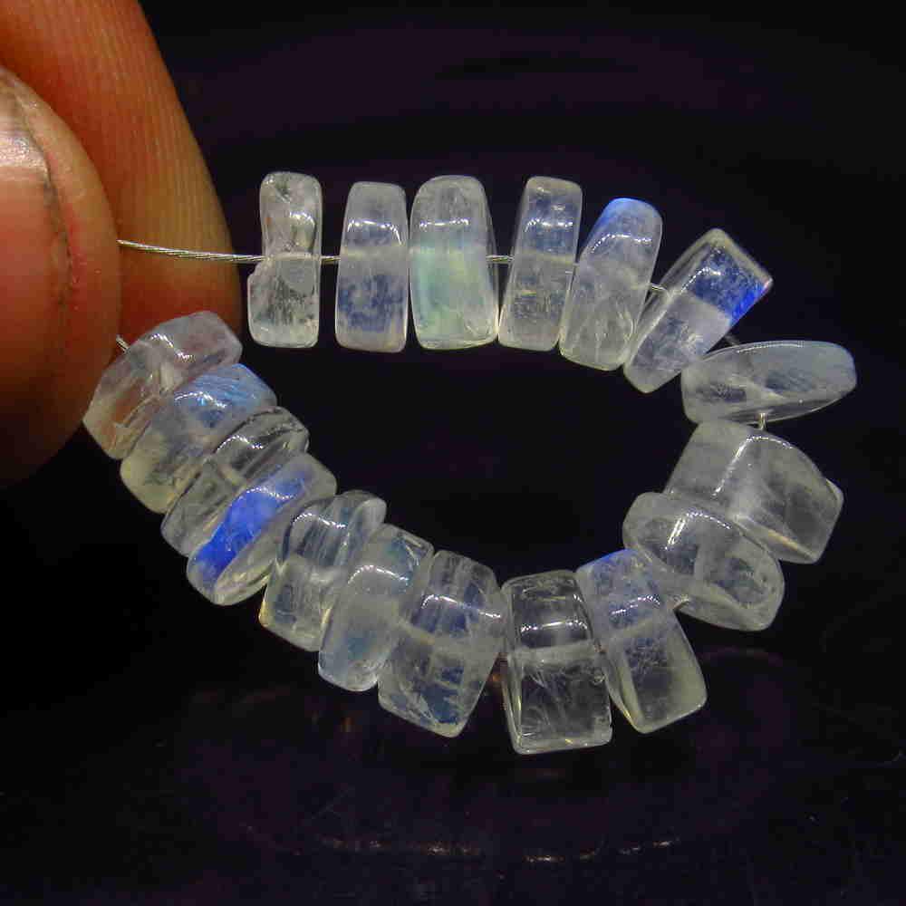 20.21 Ctw Natural 18 Blue Drilled Moonstone Round Beads: No Reserve! Title: 20.21 Ctw Natural 18 Blue Drilled Moonstone Round Beads Color/Clarity: Transparent Gemstone:Blue Moonstone Beads Carat Weight: 20.21 Size/Dimensions: 6.70 to 7.00 mm / 18 PC's Addit