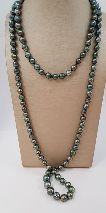 8x11 Shimmering Peacock green Tahitian pearls -: Title: 8x11 Shimmering Peacock green Tahitian pearls - Necklace Description: A beautiful necklace of Tahitian pearls, which has been strung especially long so that it can be worn in various ways in or