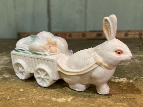VINTAGE CELLULOID VISCOLOID EASTER BUNNY BABY RATTLE (1 of 8)