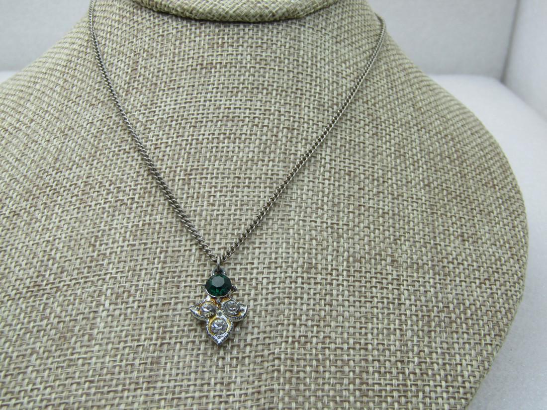 Vintage Art Deco Fleur-de-Lis Emerald & Clear (1 of 5)