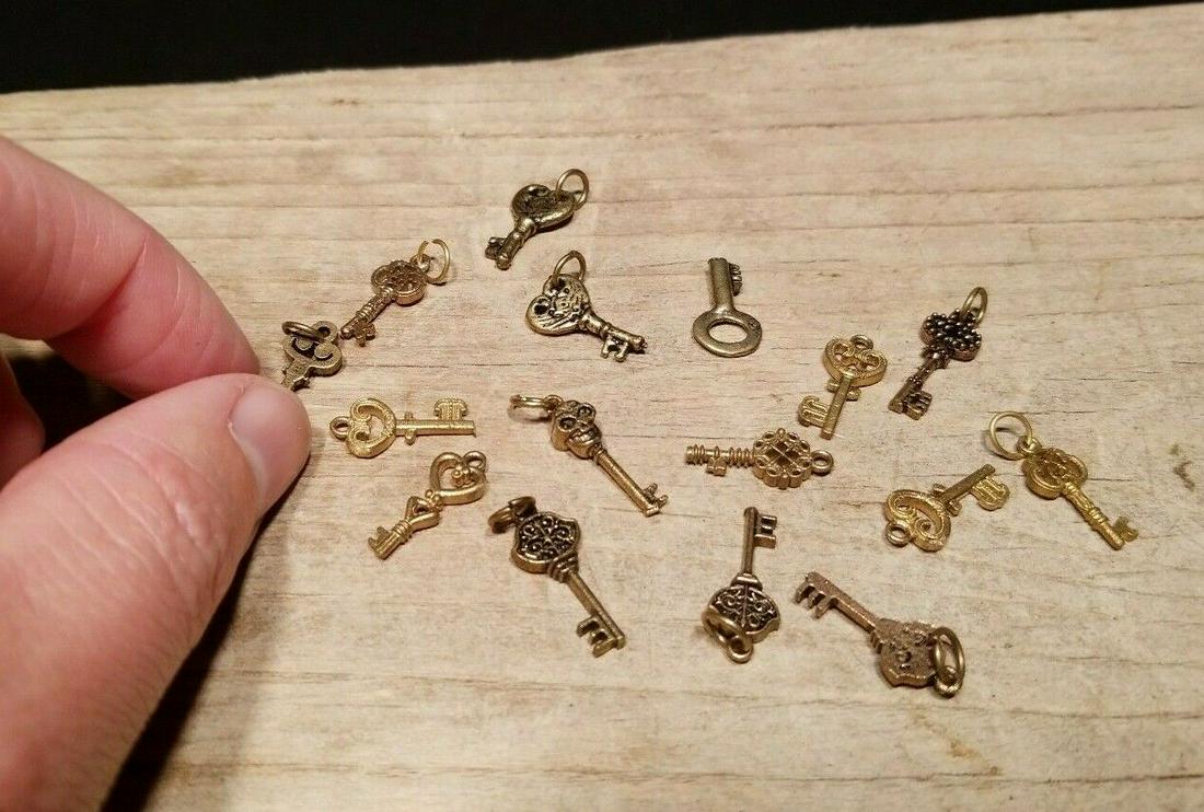 lot of Miniature Key Necklace Charm Pendants (1 of 9)