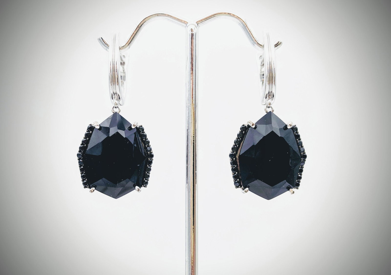 Sterling Silver Black Diamond & Black Onyx Earrings: Title: Sterling Silver Black Diamond & Black Onyx Earrings Brand: Jean Lin Collection Metal Purity: 925 Sterling Silver Gemstones: Black Onyx & Black Diamonds Carat Weights: Each Earring has 1 Black O