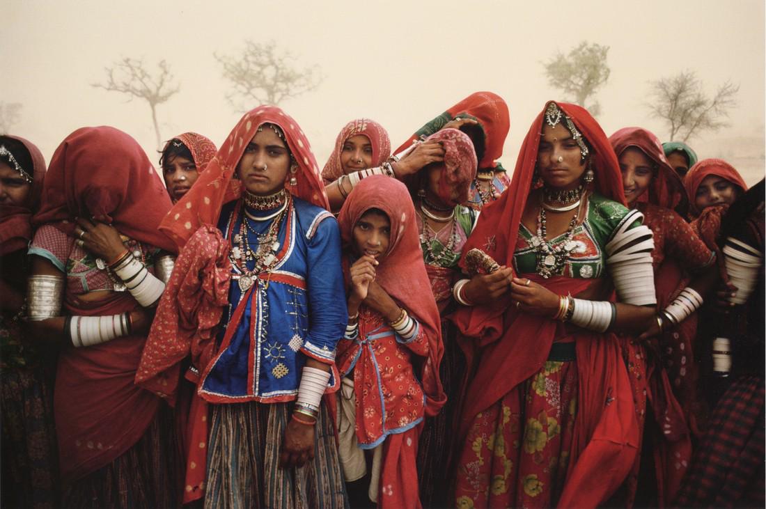 STEVE MCCURRY - Women During Dust Storm, India, 1983 (1 of 1)