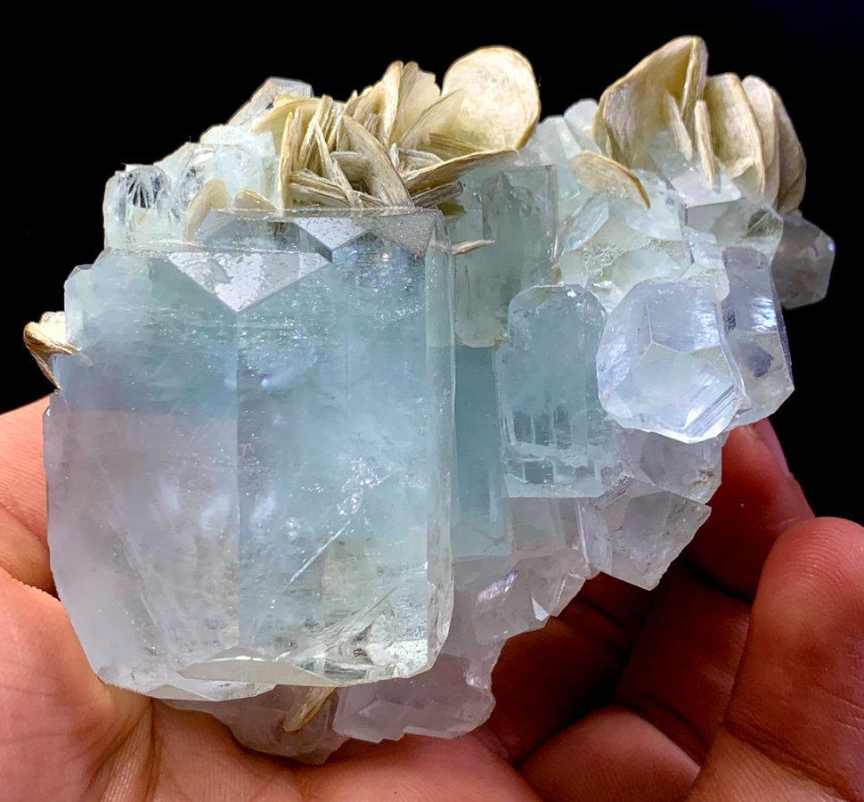 Natural Aquamarine Crystals Cluster with Muscovite Mica: Natural Aquamarine Crystals Cluster with Muscovite Mica Specimen From Pakistan - Specimen contains alot of beautiful undamaged Aquamarine Crystals. Aquamarine crystals has undamaged and beautiful colo