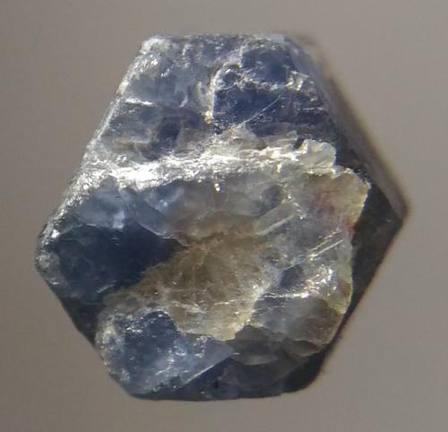 4.35 CT HEXAGONAL SAPPHIRE CRYSTAL - UNTREATED (1 of 6)