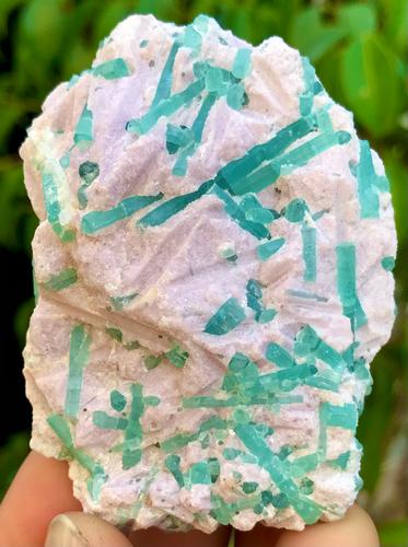 669 Carats ~ Damage Free Natural Paraiba Blue Color: Treatment: None Condition: Natural Name: Tourmaline Color: Paraiba Blue Weight: 669 C.T Size: 70x51x31 M.M Origin: Pakistan Shape: Specimen Reserve: $280.00 Shipping: Domestic: Flat-rate of $30.00 to 