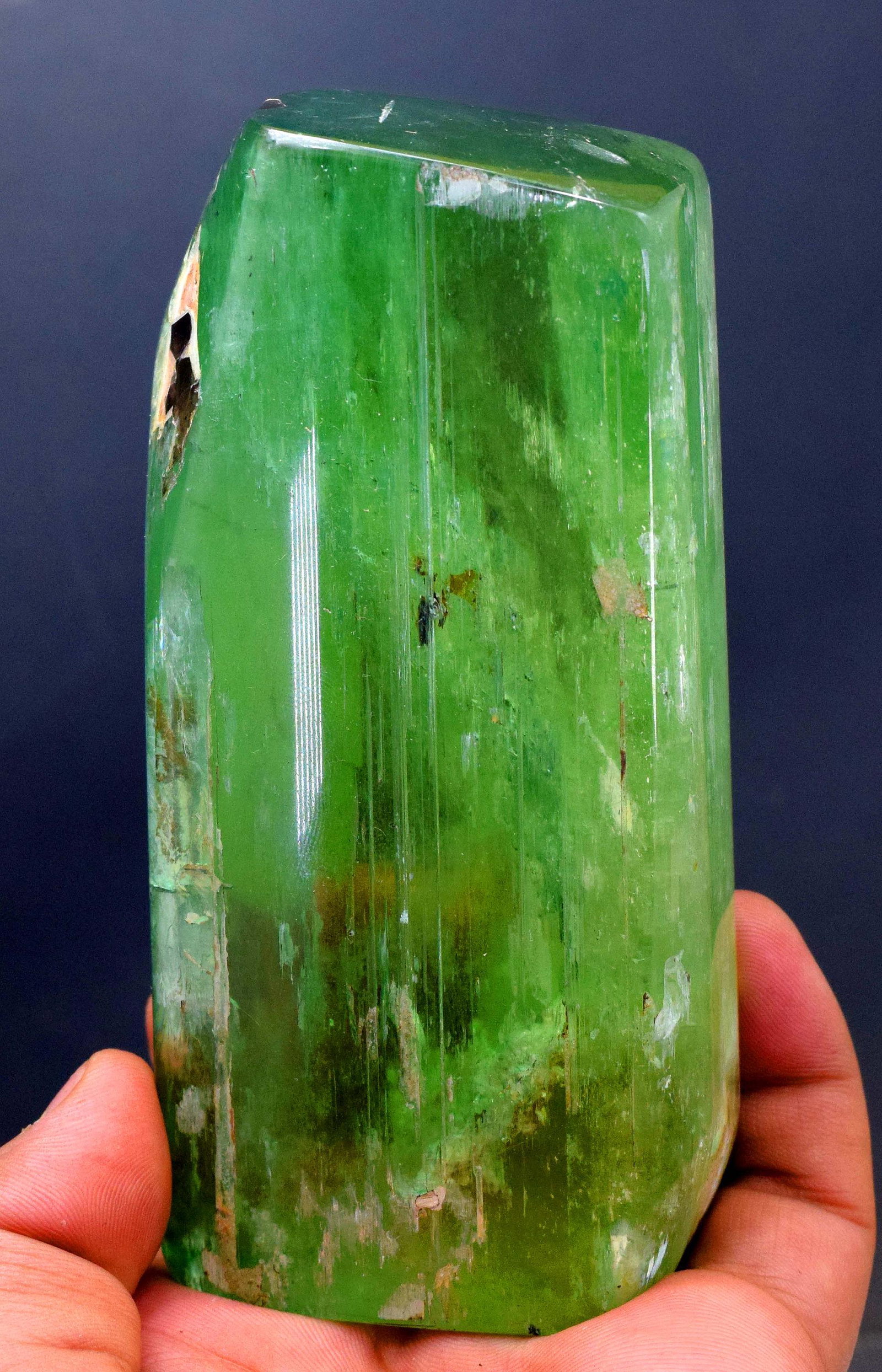622 Gram Stunning Huge size Highly Polished Gem Grade: 622 Gram Stunning Huge size Highly Polished Gem Grade Lush Green Color Kunzite Tumble From Afghanistan - Collector"s Choice- Tumble is highly Polished On Both Sides Tumble has Beautifull Fresh Lemon G