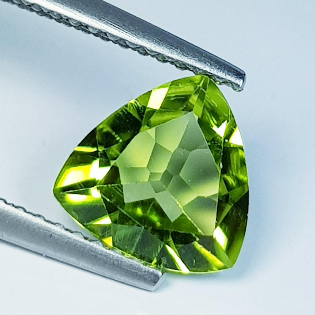 Natural Peridot Triangle Cut 1.68 ct (1 of 4)