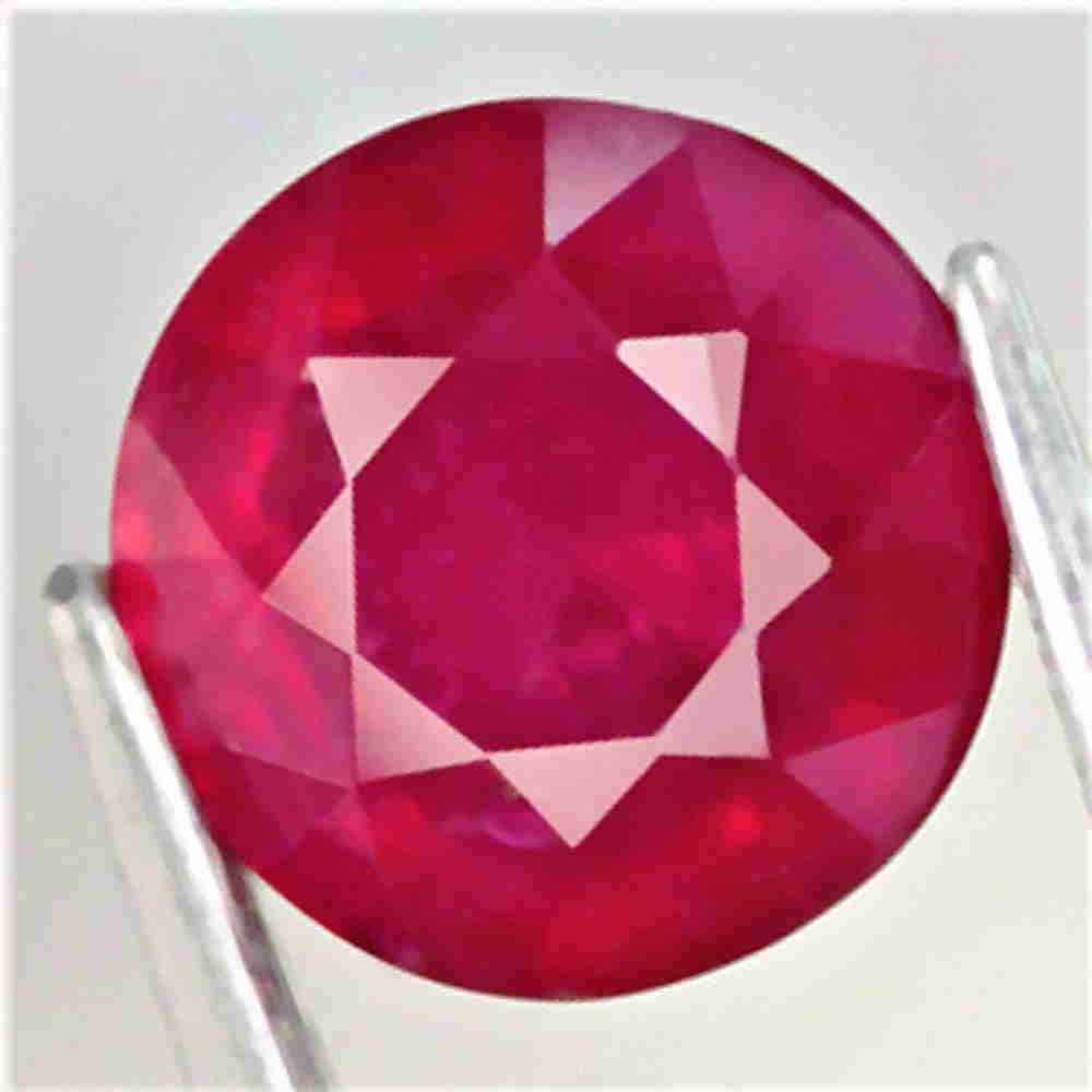 2,20 cts Natural Round Blood Red Ruby (1 of 3)