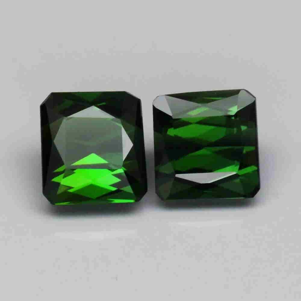 1,78 ct Pair! Natural Green Tourmaline 1,78 ct (1 of 2)
