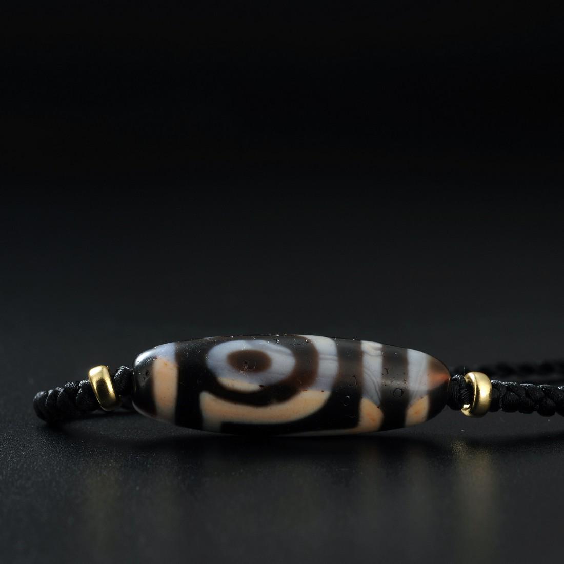 Tibet two-eye dzi-beads (1 of 8)