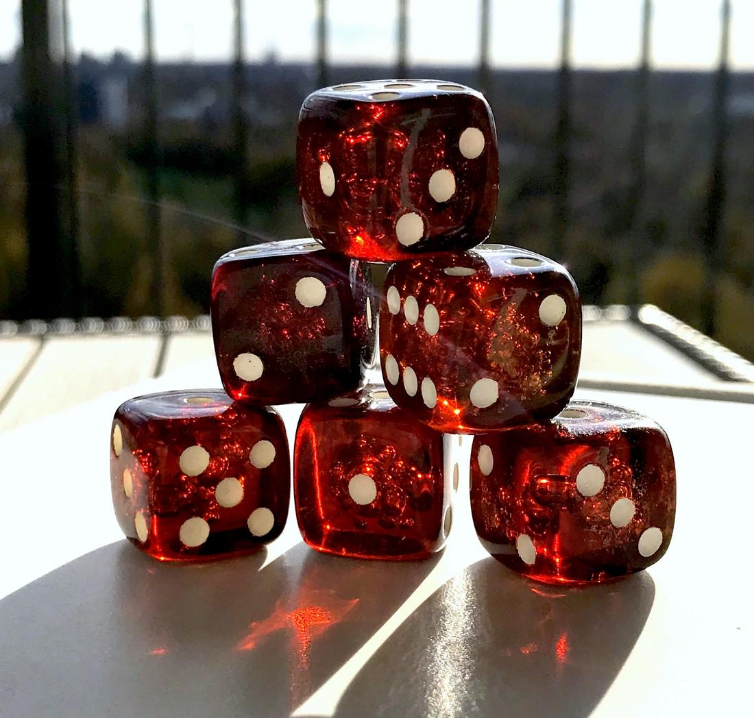 Antique Amber Set of 6 Dices: Title: Antique Amber Set of 6 Dices Metal: None Gemstones: Amber Weight: 33.0 g Size: Size: 17.0 x 17.0 x 17.0 mm Size: 0.669 x 0.669 x 0.669 inches Made of:(Reconstituted Amber or Whole Stone): Recon