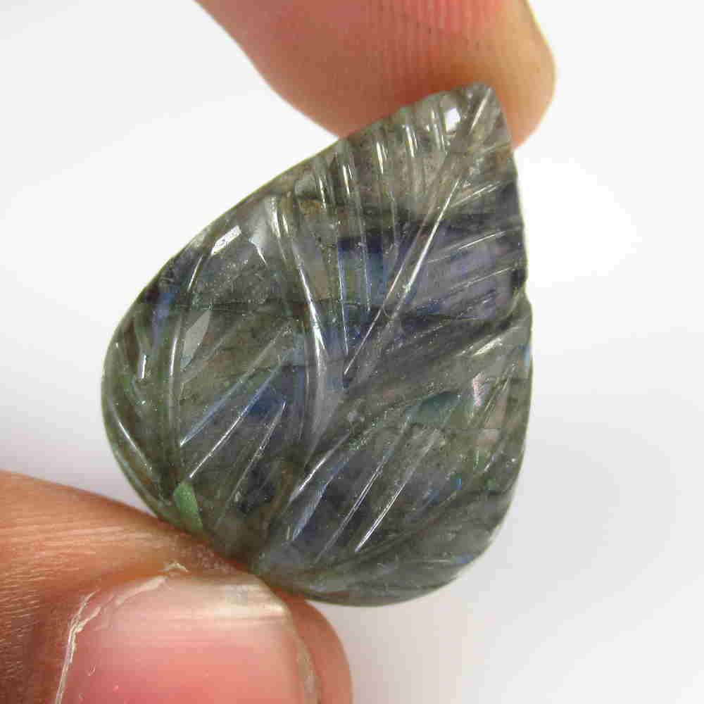 26.32 Ctw Natural Labradorite Carving: No Reserve! Title: 26.32 Ctw Natural Labradorite Carving Stone Clarity: Opaque Gemstones: Labradorite Size/Dimensions: 26.32 Carat Weights: 26.00 x 20.00 x 7.30 mm Additional Information: Nice Carving